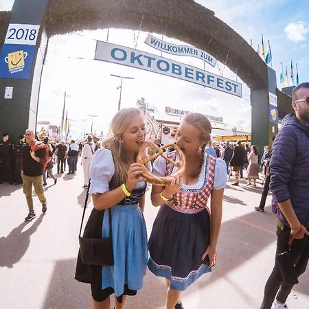 Oktoberfest On A Budget München Kültér fotó